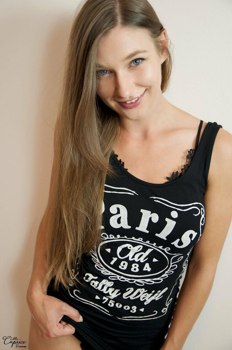 Марина, 22 года, 0 размер груди